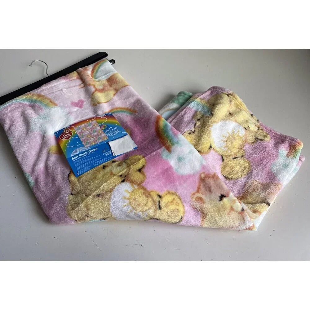 Care Bears Soft Plush Throw Blanket 50 X 70” Rainbow‎ Hearts Love Valentines NEW - Picture 2 of 14